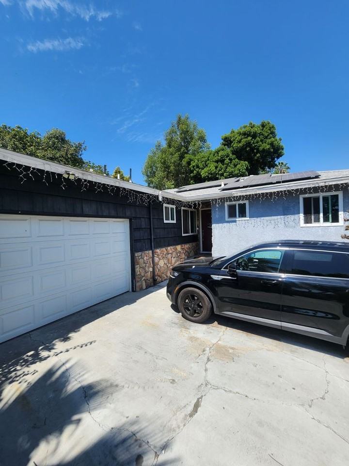 7490 Minerva Dr - Photo 2 of 13