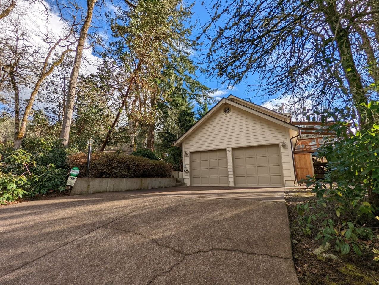 2682 Laurel Hill Dr - Photo 3 of 27