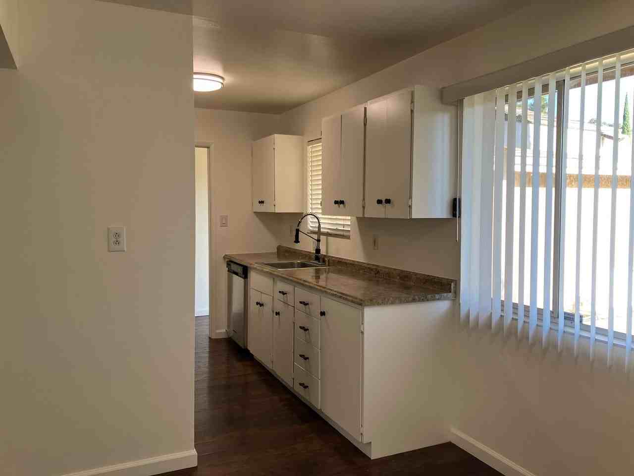 137 Lomita Ave - Photo 3 of 10