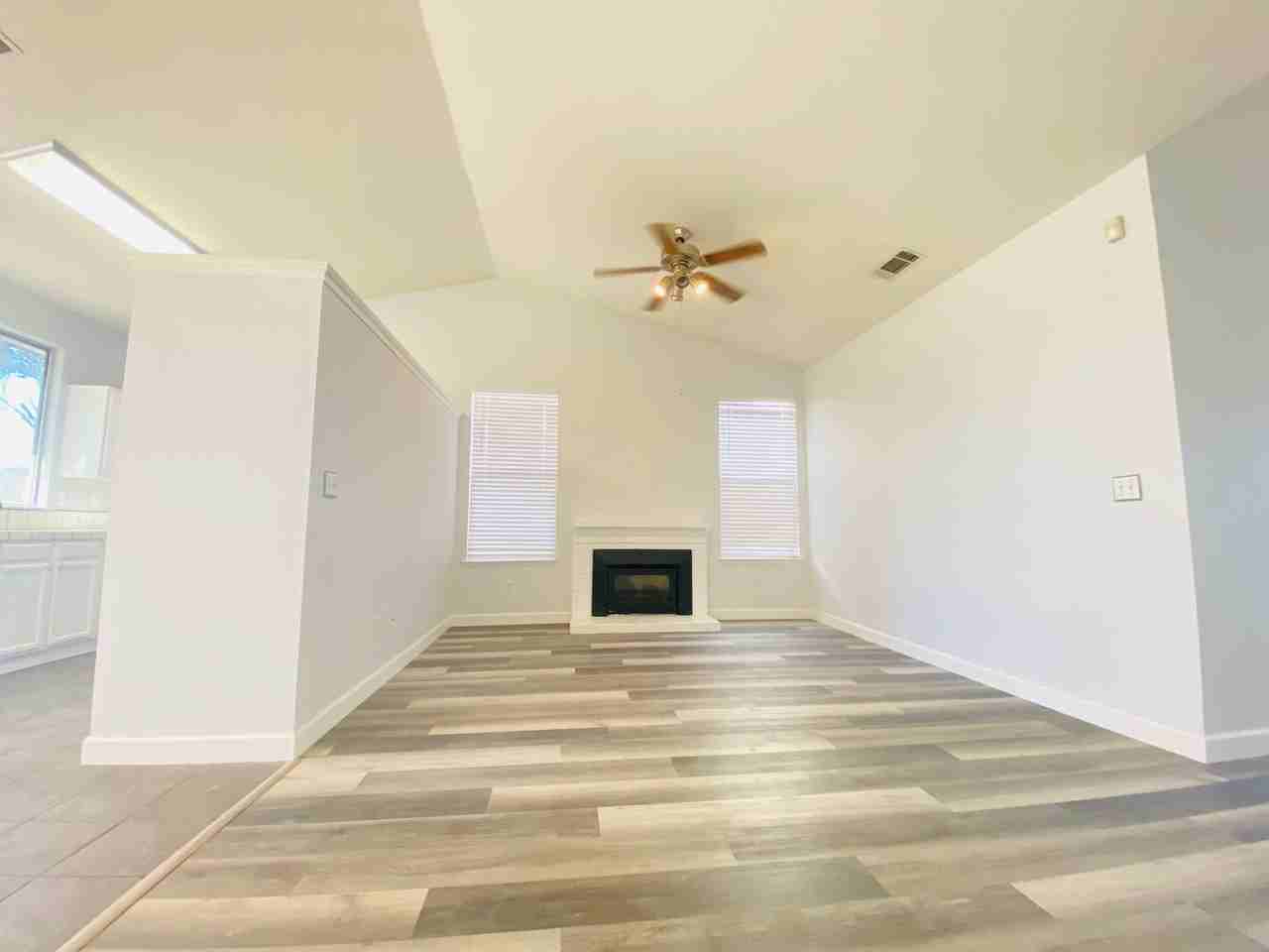 816 Lyonia Dr - Photo 3 of 18