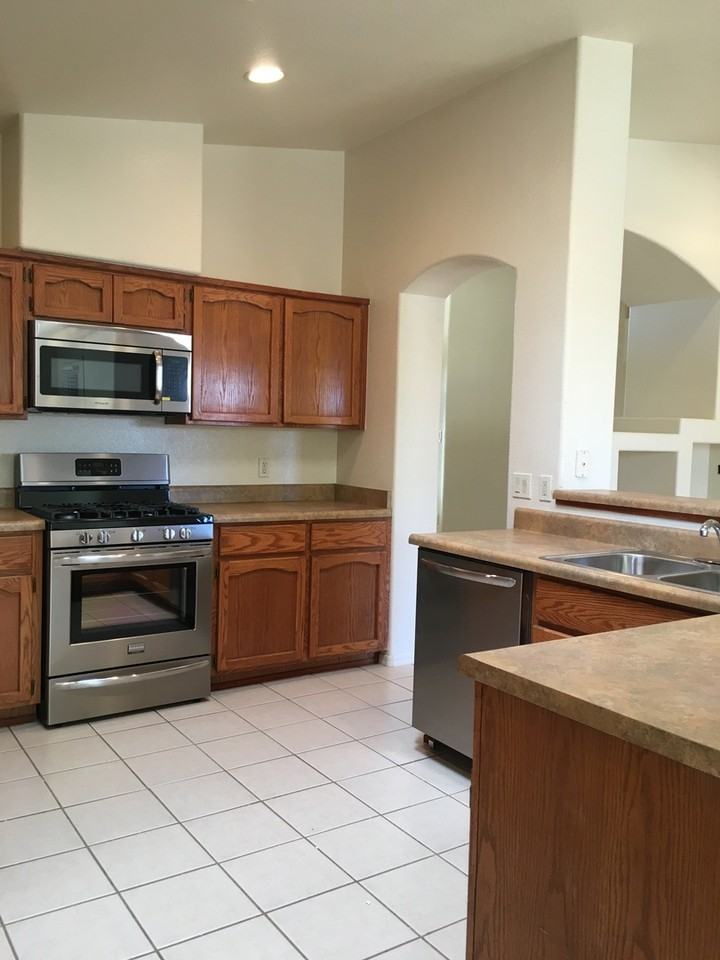 10568 E 35th St - Photo 2 of 17