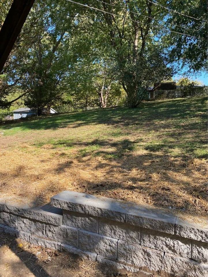 1306 S 3rd Ave - Photo 3 of 15