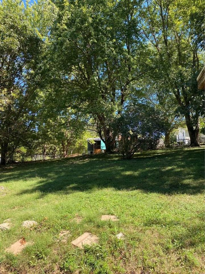 1306 S 3rd Ave - Photo 4 of 15