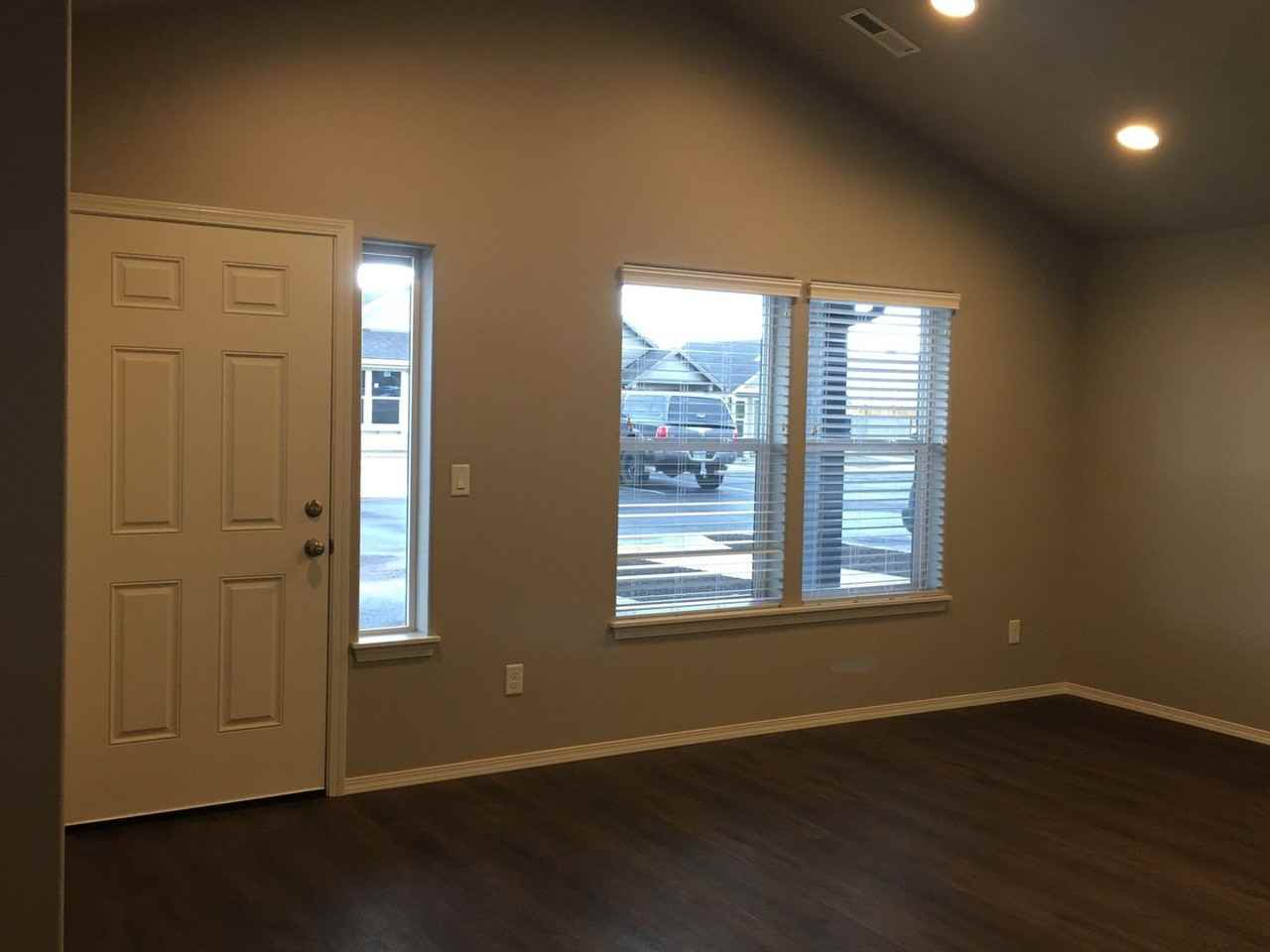 1546 Sw 36th Loop - Photo 3 of 12