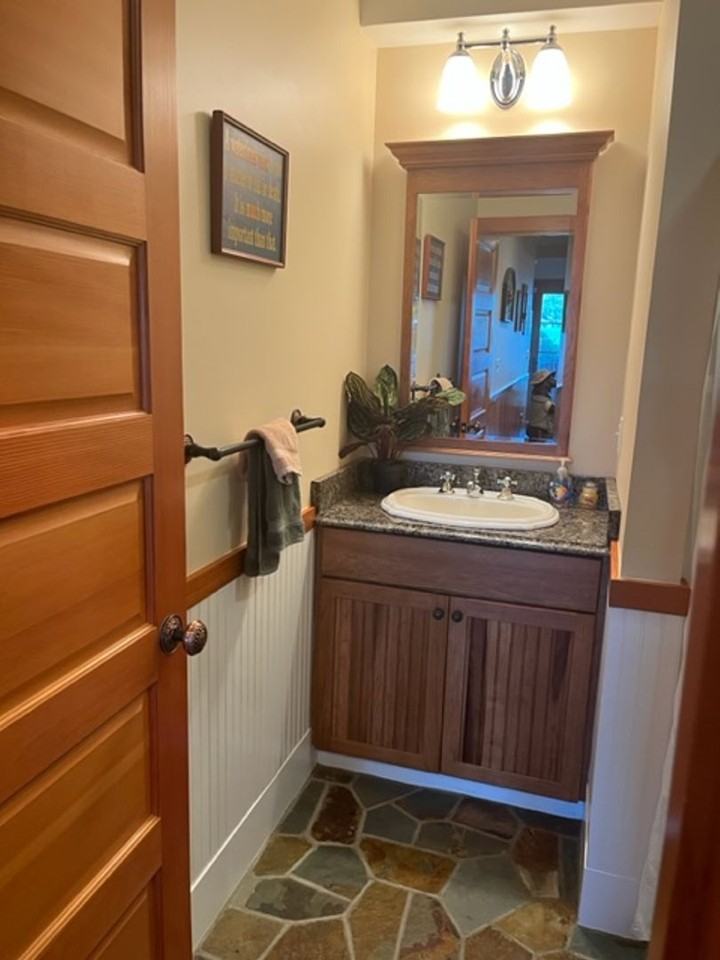 50 50 Clarkdale Avenue - Photo 3 of 10