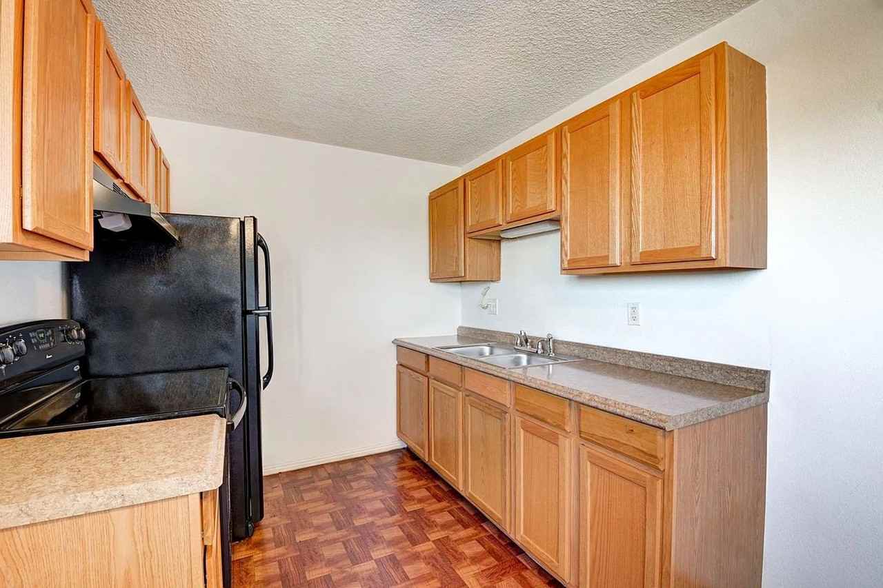 10444 E. 14th Avenue - Photo 4 of 12