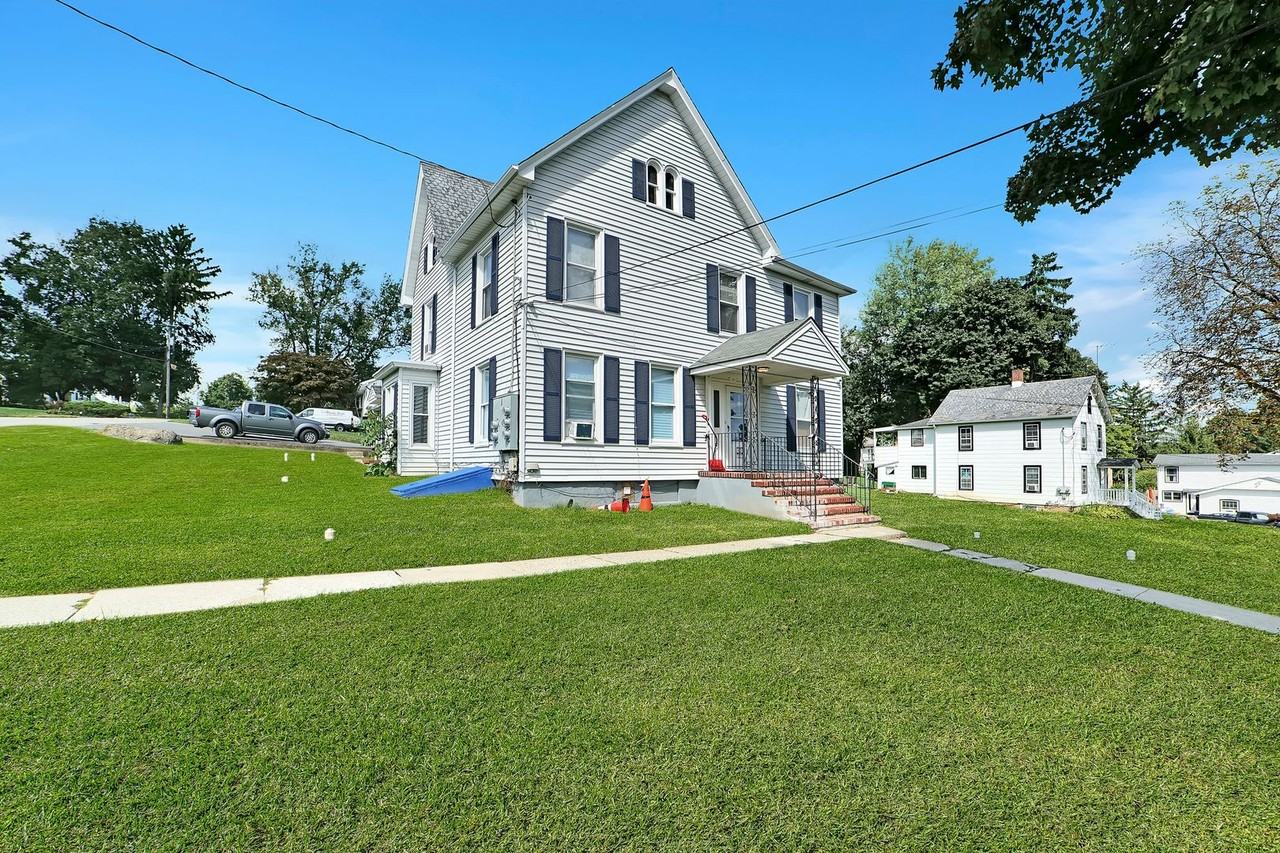 27 Brighton Road, - Photo 2 of 16