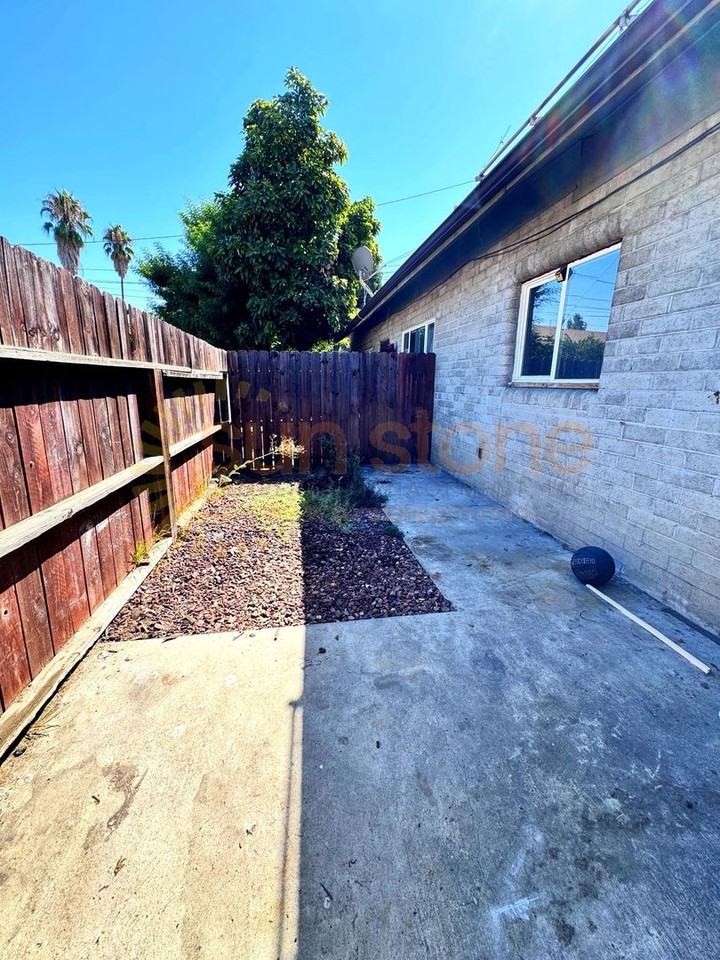 844 844 - 852 E Mission Blvd - Photo 3 of 8