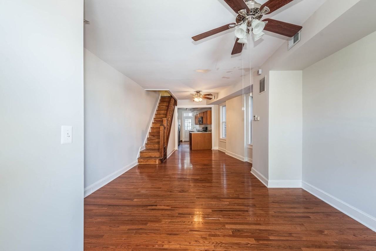 215 W 27th St #1 - Photo 4 of 28