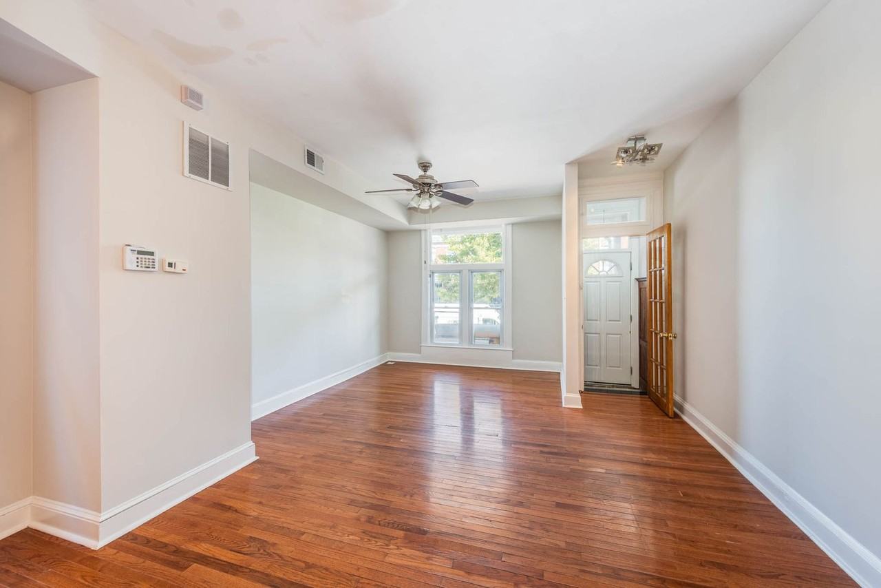 215 W 27th St #1 - Photo 6 of 28