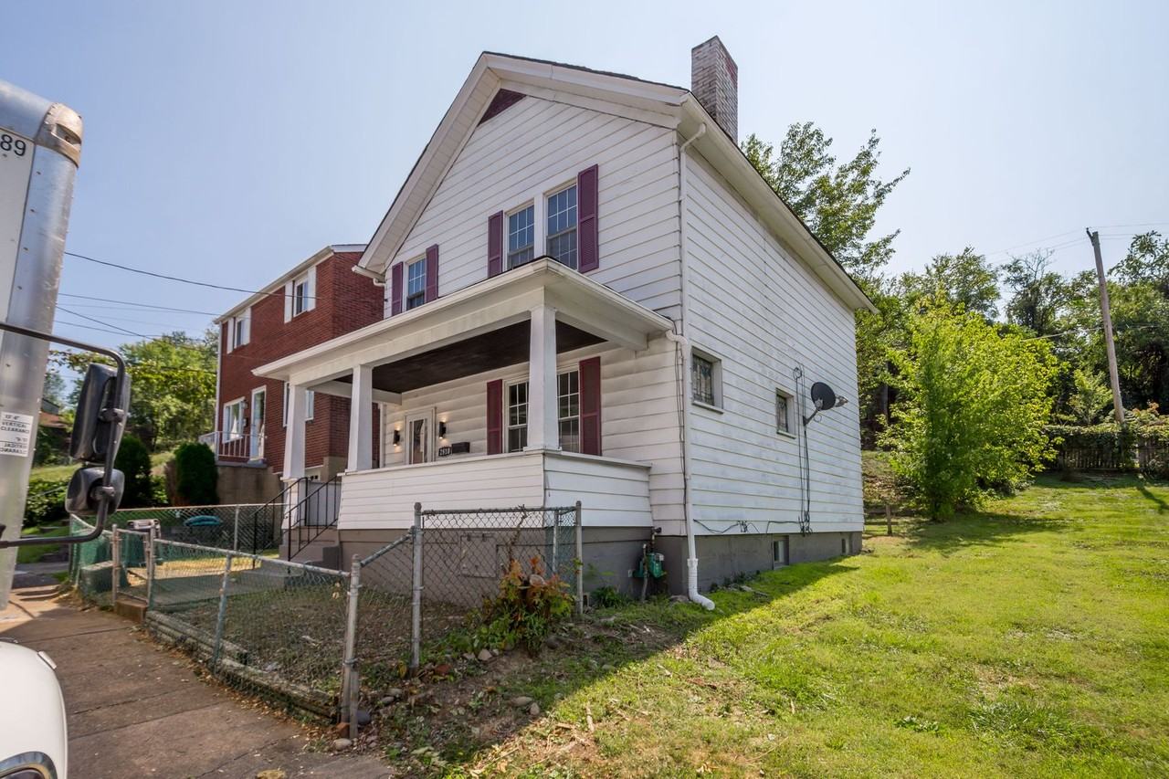 2810 Freeland St - Photo 4 of 28