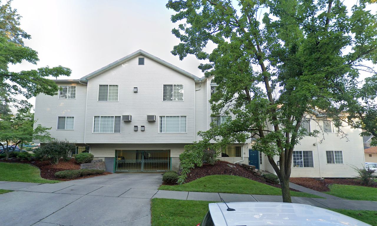 950 South Ash - Photo 2 of 4