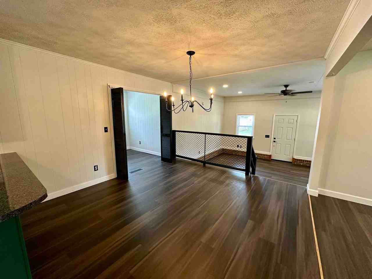 614 E St - Photo 2 of 15