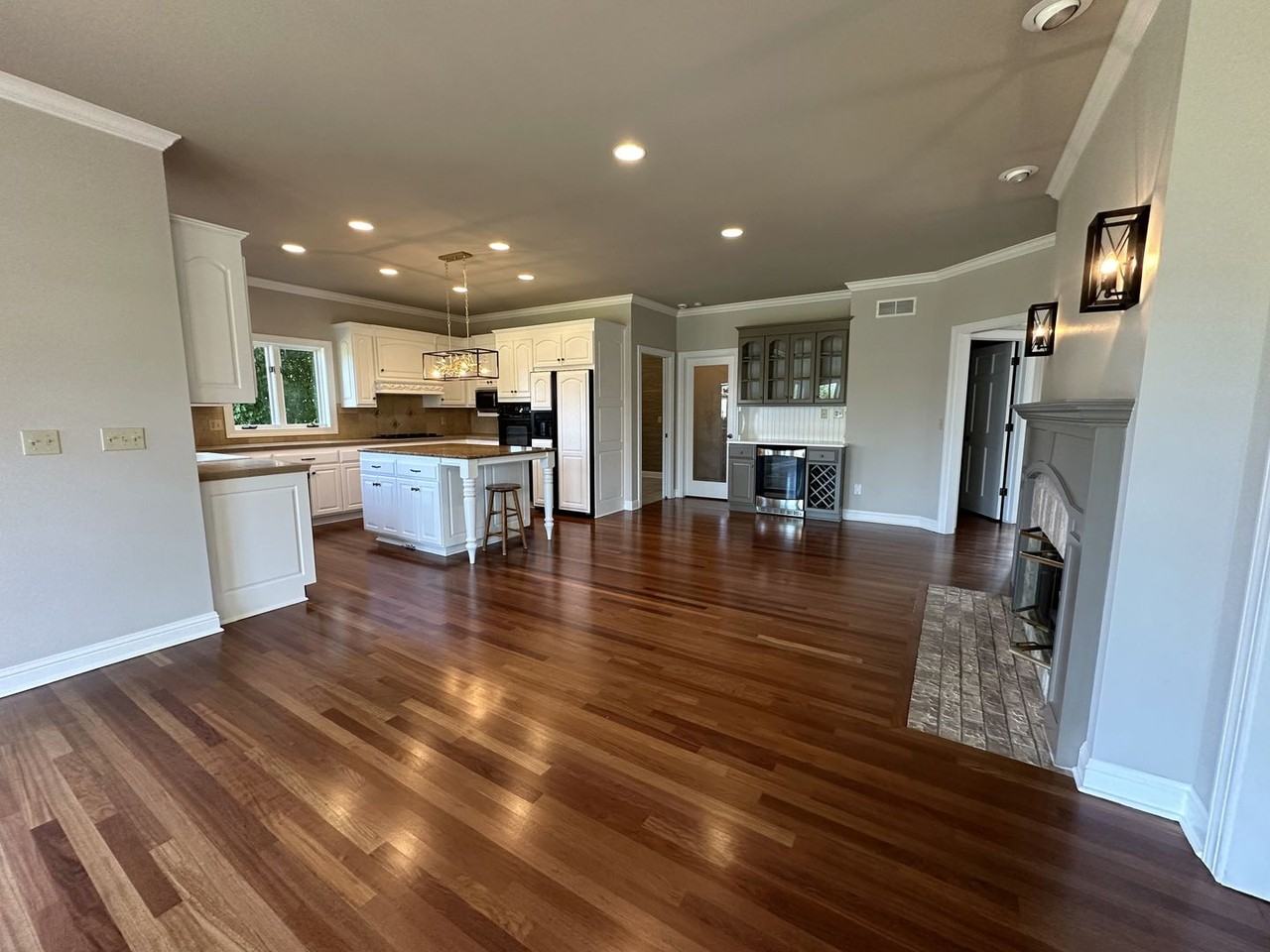 1803 E Bristlecone Dr - Photo 3 of 31