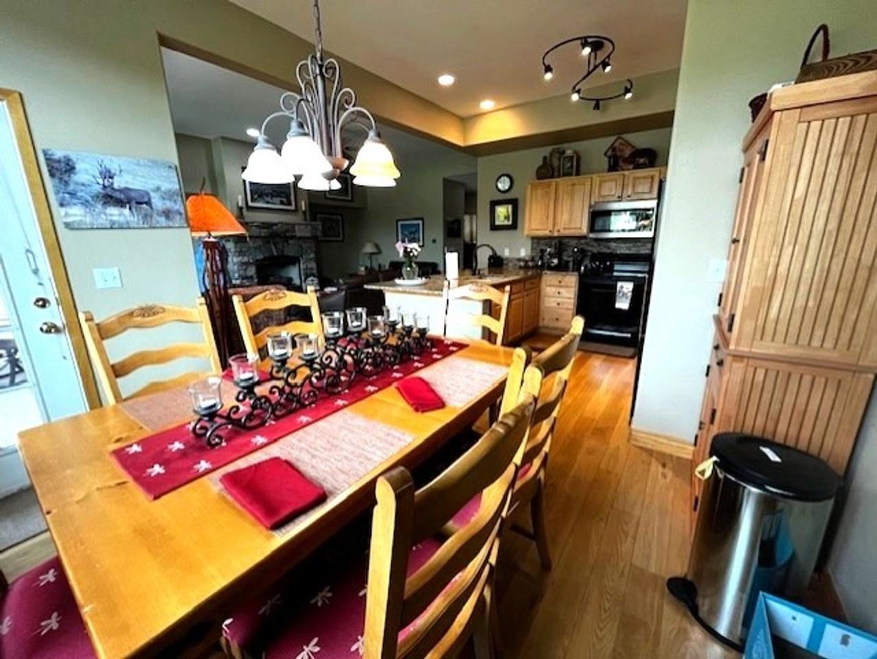 174 Robin Dr - Photo 5 of 32