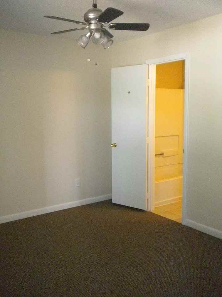 1241 University Ct - Photo 3 of 6