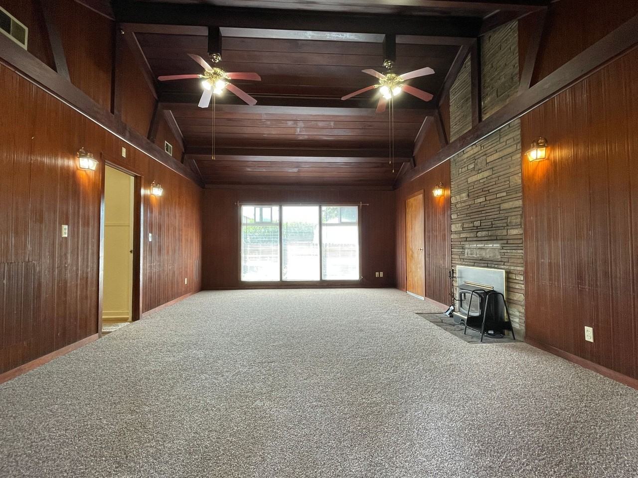 624 Blue Lake Blvd - Photo 3 of 50