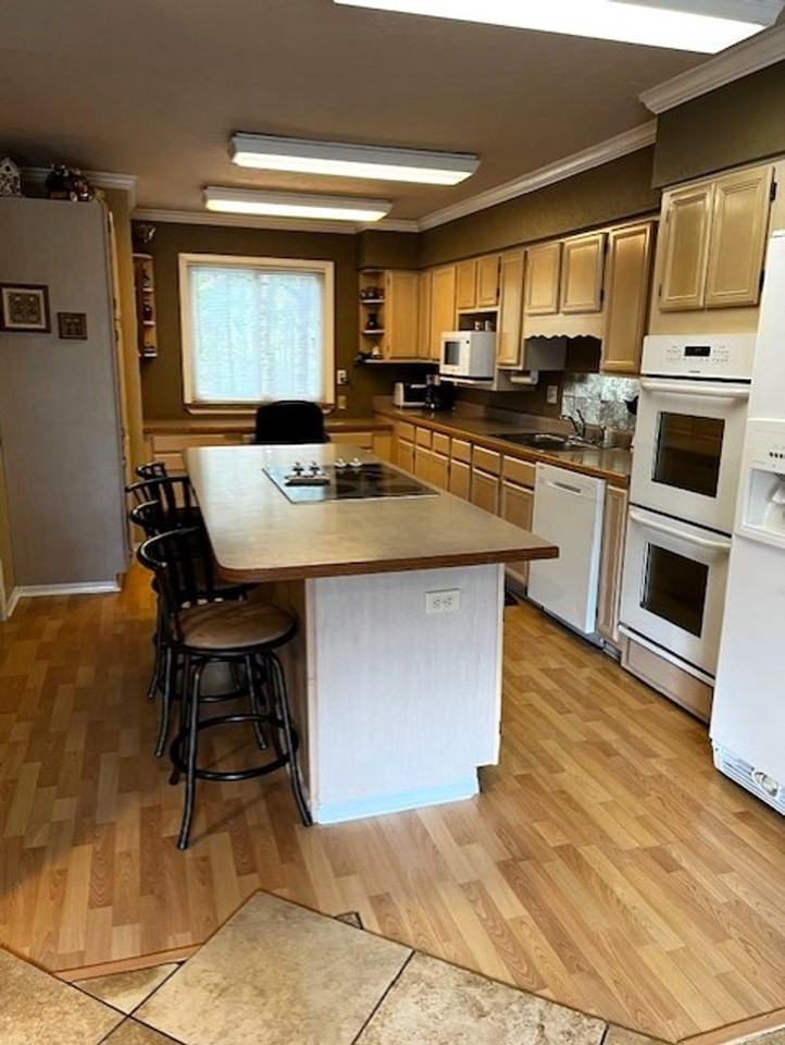 1334 Straight Creek Dr - Photo 3 of 30