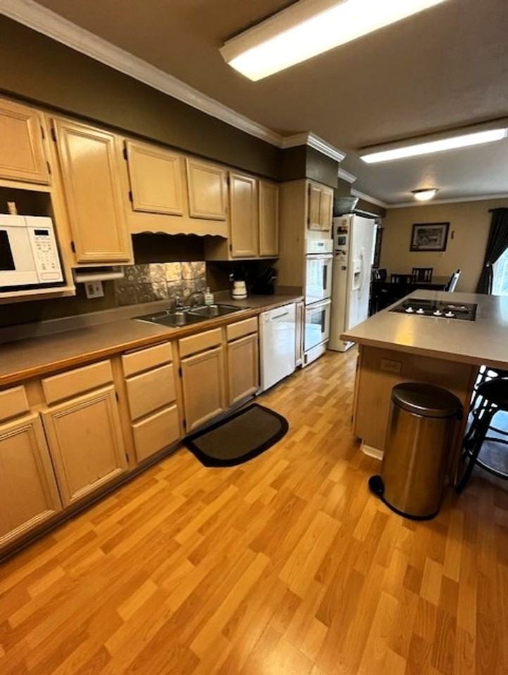 1334 Straight Creek Dr - Photo 4 of 30