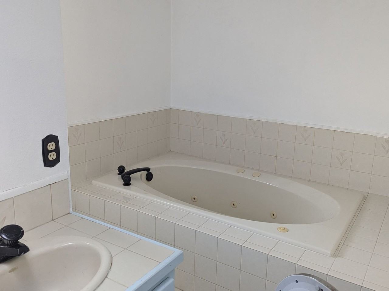 20816 7th Ave S - Photo 2 of 11