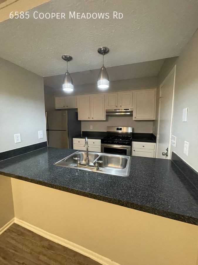 6585 Cooper Meadows Rd - Photo 3 of 17