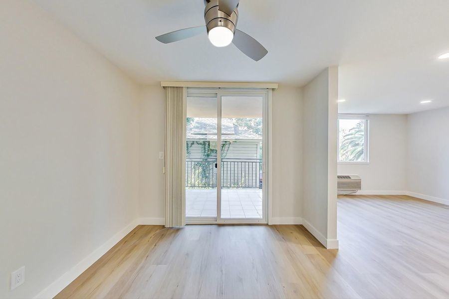 725 Cowper St #31 - Photo 6 of 30