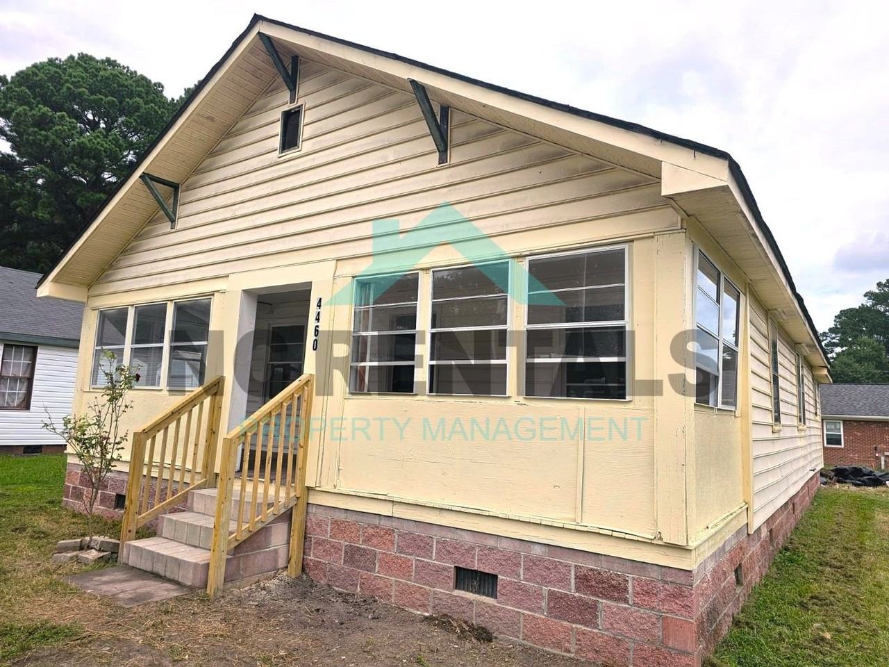 4460 Carroll Ave - Photo 3 of 25