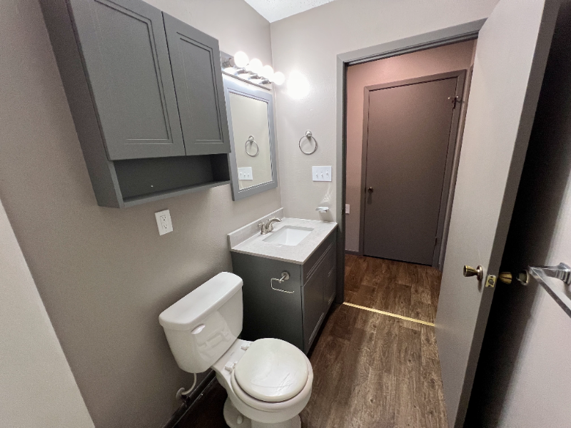 501 S Cedar St - Photo 5 of 8