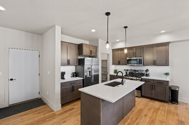 4158 N Honeysuckle Dr - Photo 4 of 41