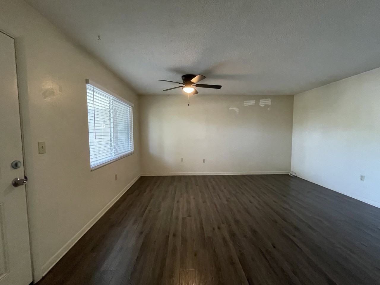 2828 Clinton Street South - Photo 2 of 9