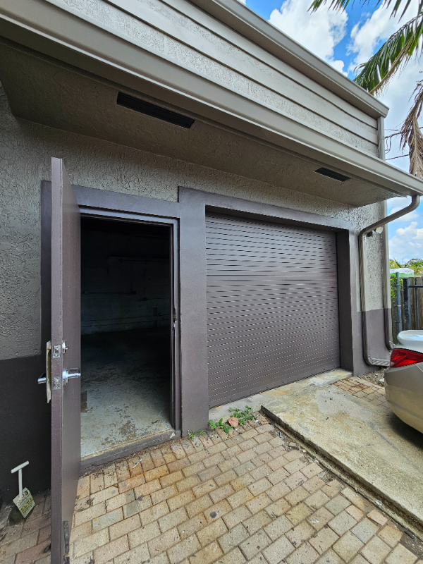 2208 Sw 60th Way #BAY3 - Photo 2 of 8