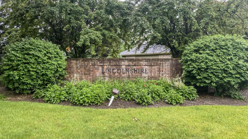 6966 N Lincolnshire Cir - Photo 2 of 16