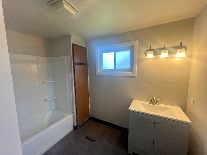 510 Superior Ave - Photo 3 of 14