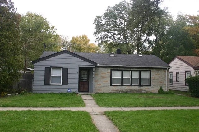 16815 Western Ave - Photo 2 of 3