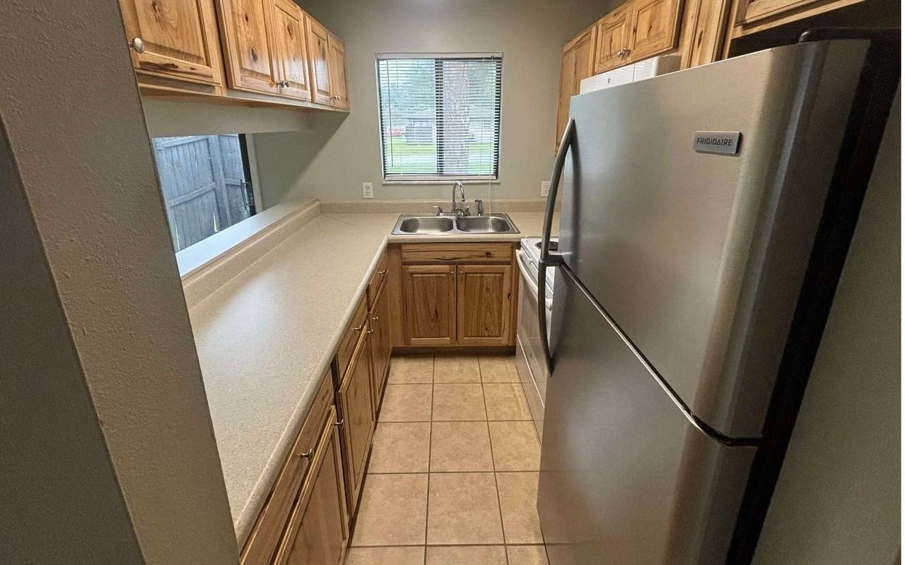 3858 Northwest Huntsboro Street - Photo 4 of 10