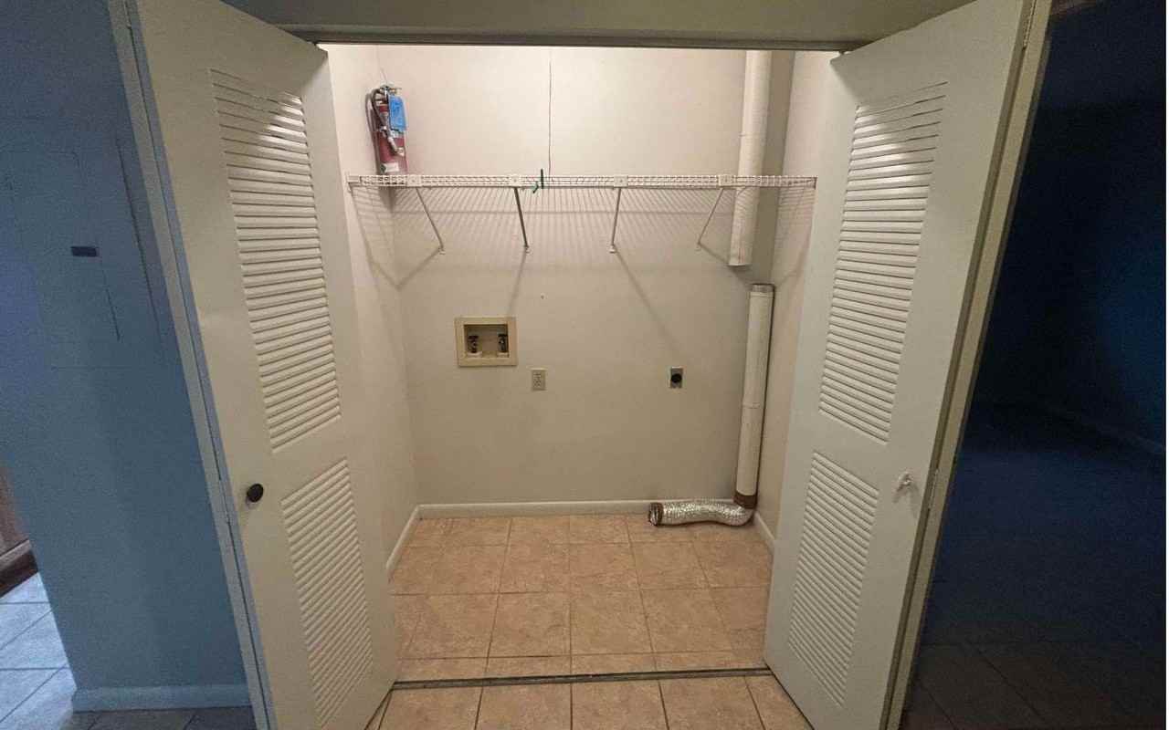 3858 Northwest Huntsboro Street - Photo 5 of 10