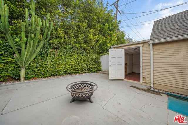 2044 Parnell Ave - Photo 2 of 8