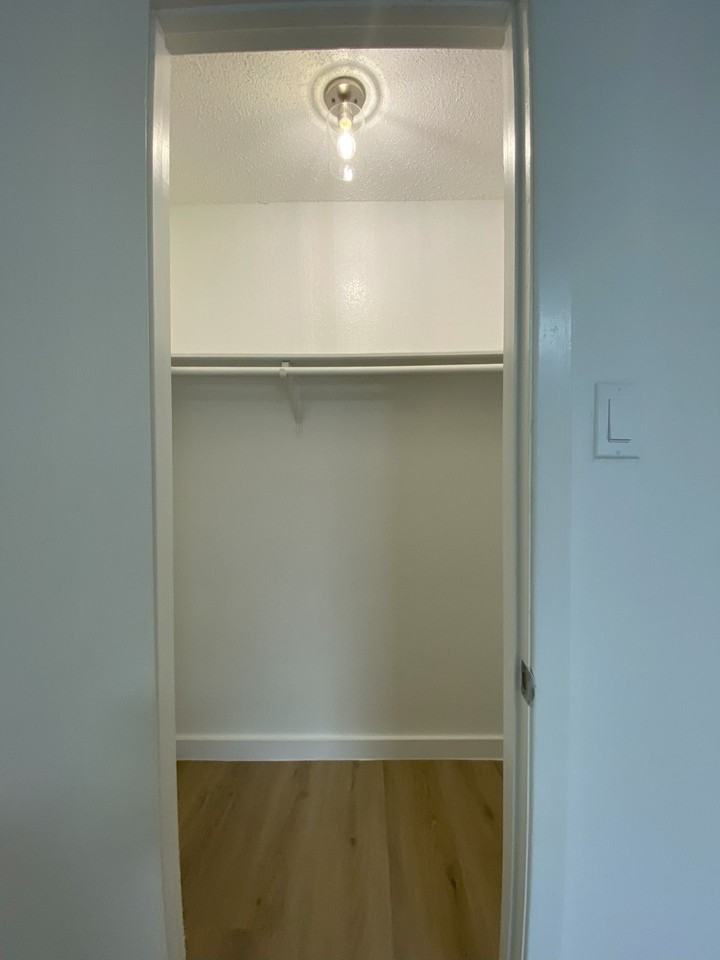 St. Edwards Place Apartments - Photo 7 of 16