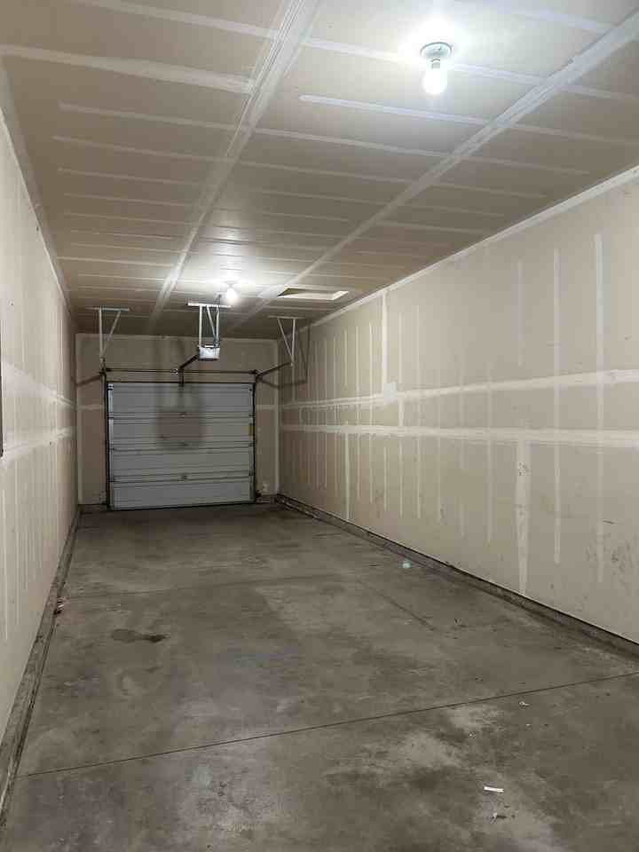 2129 S Amy Ave - Photo 5 of 25