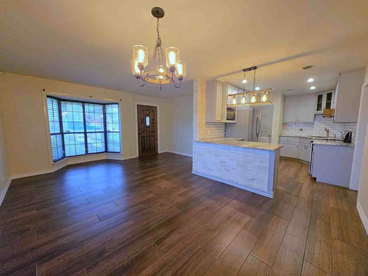 126 La Silla Dr - Photo 5 of 25