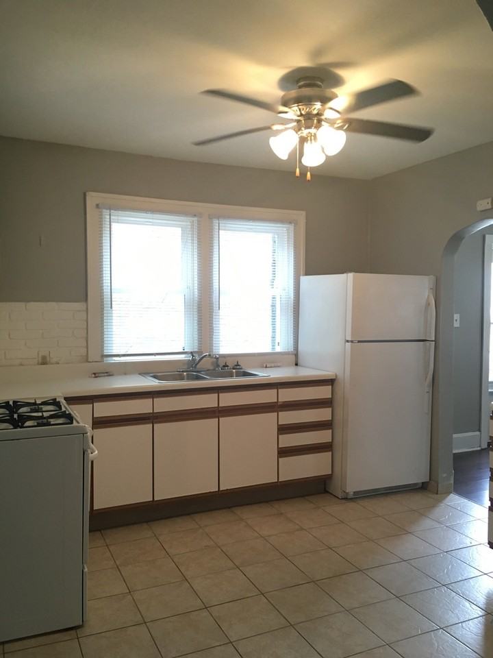 6221 25th Ave. - Photo 2 of 8