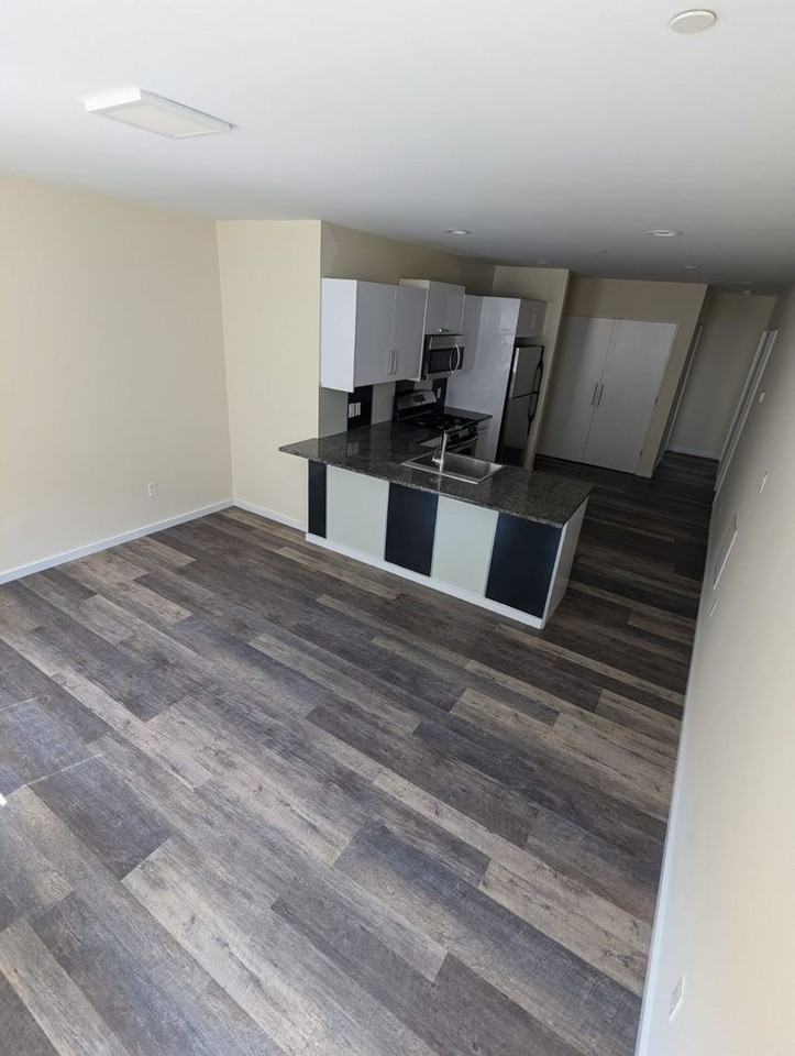 822 N 48th St - Photo 5 of 12