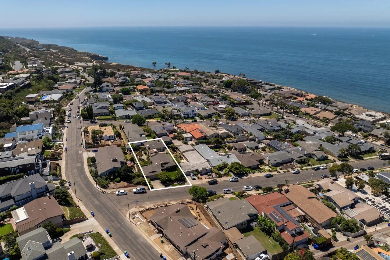 4409 Brindisi St - Photo 2 of 37