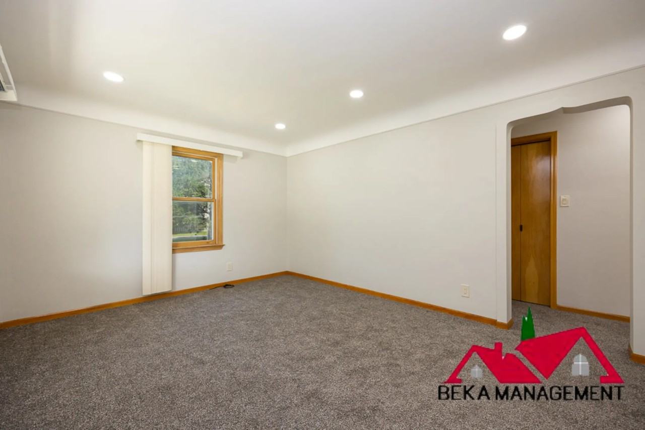 5404 Curtis St - Photo 2 of 20