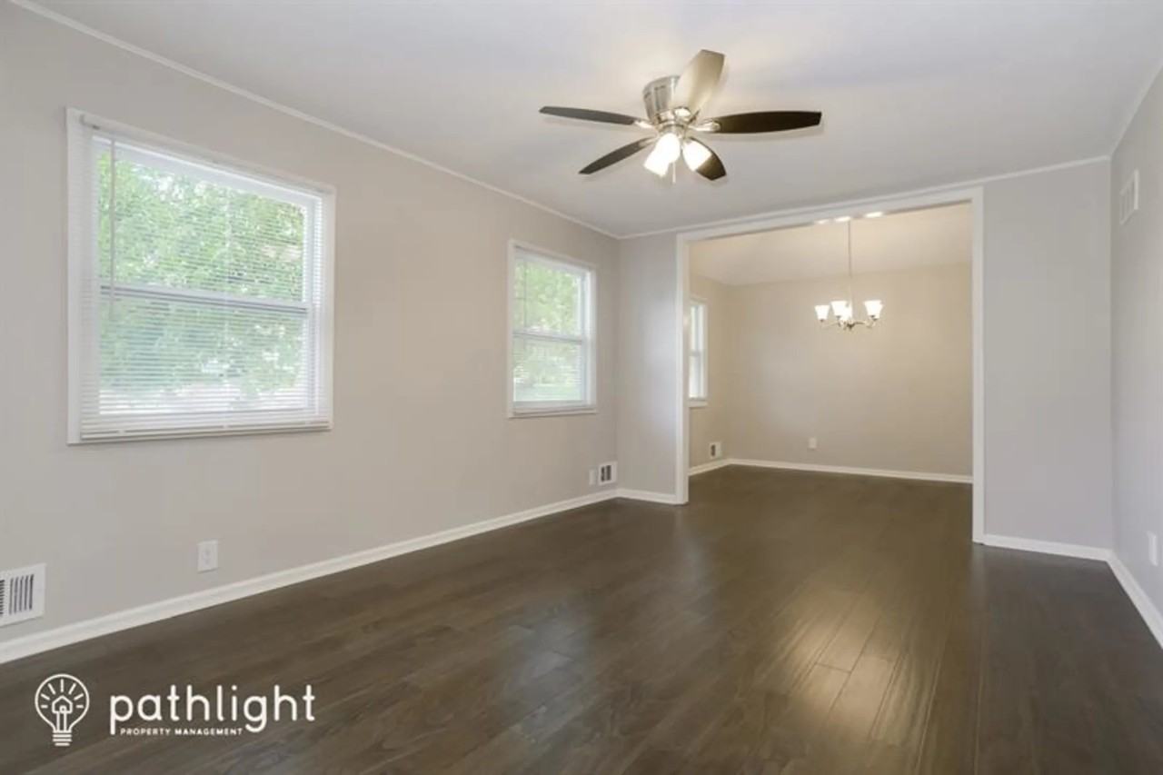 10508 W 102nd Ter - Photo 2 of 17