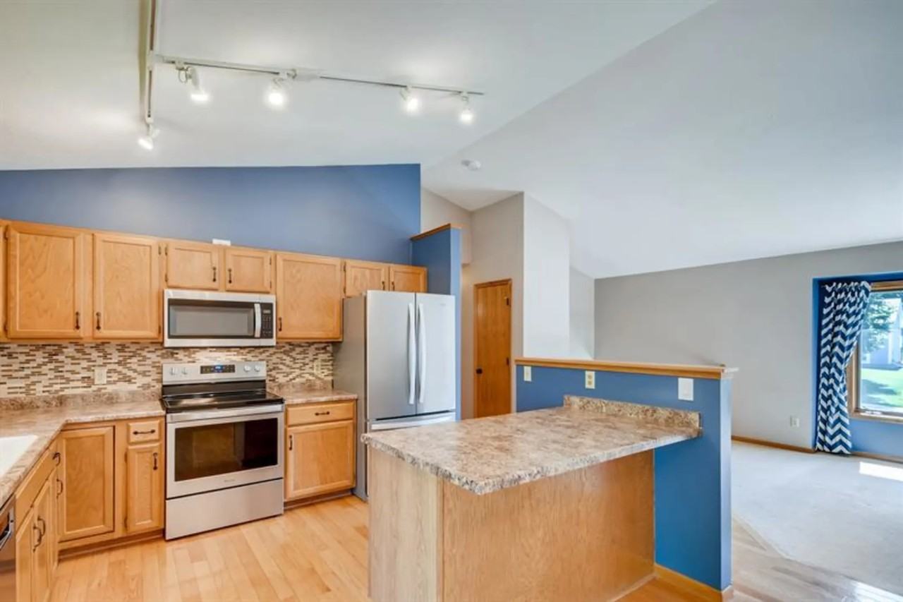 16811 Jonquil Trl - Photo 3 of 32