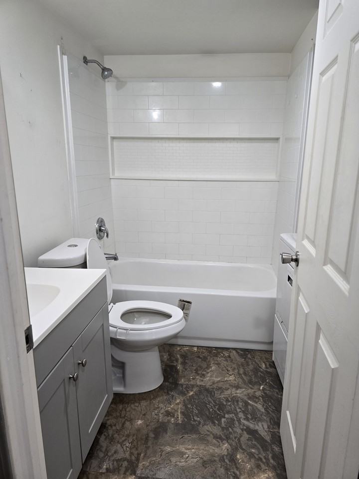 2933 S 9050 W - Photo 4 of 9