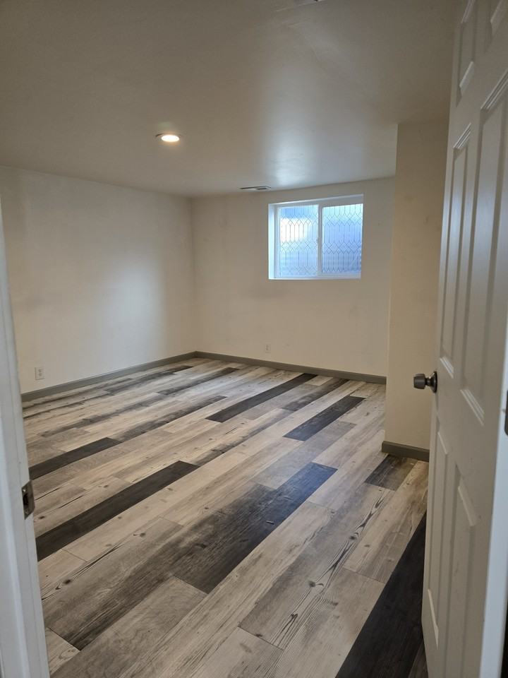 2933 S 9050 W - Photo 5 of 9