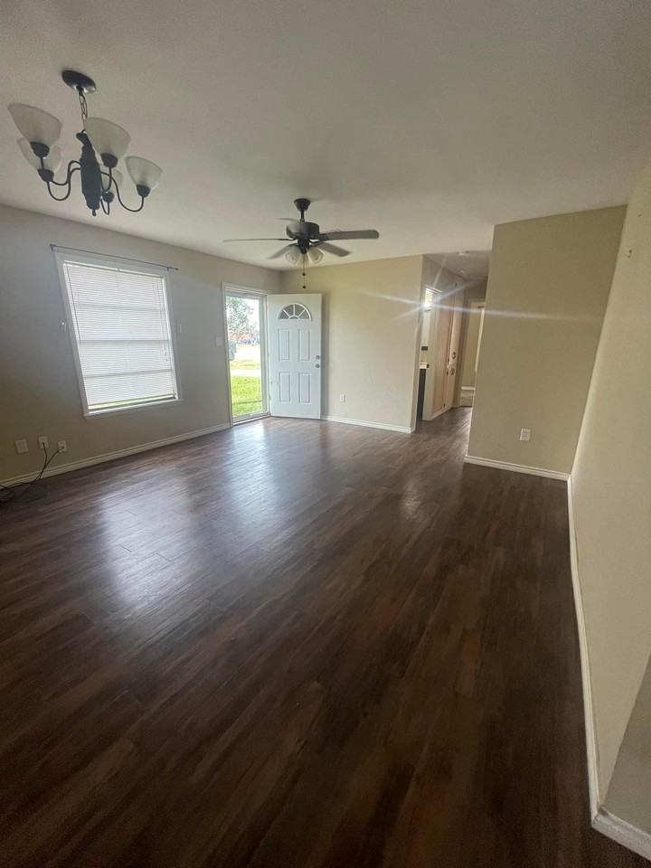 2114 Leon Dr #LEON - Photo 2 of 10