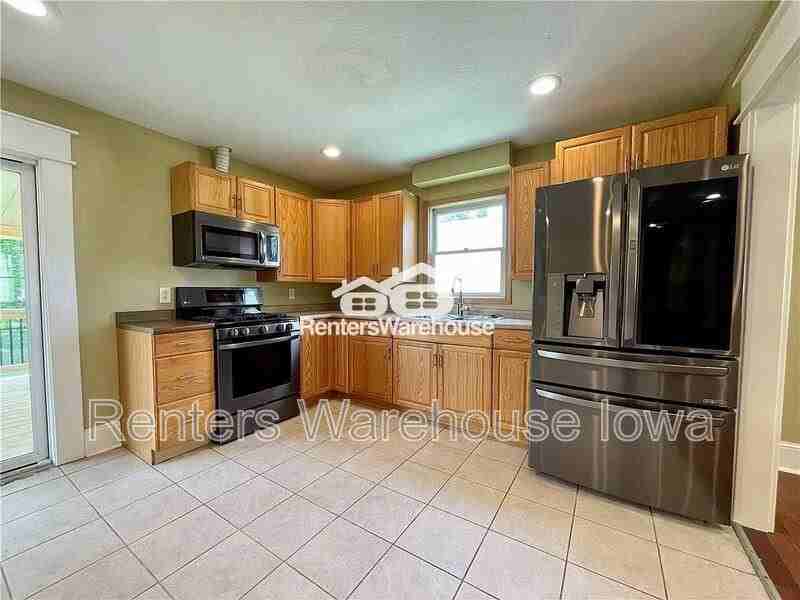 5810 Francis Ave - Photo 4 of 21